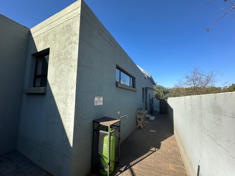 5 Bedroom Property for Sale in Leloko Lifestyle Estate North West